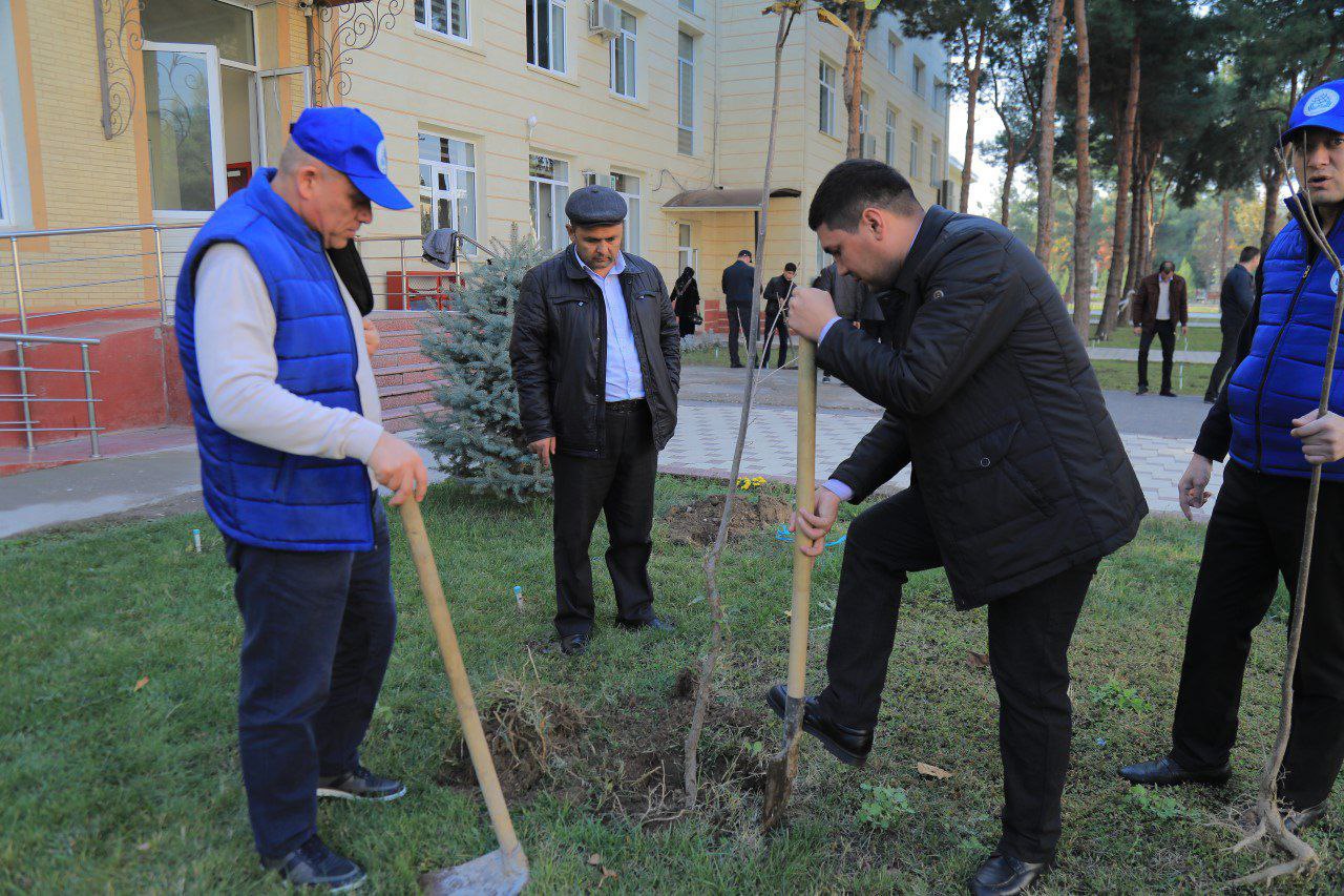 "Yashil makon" loyihasi doirasida institut prorektorlari, professor-oʻqituvchilari, xodimlar hamda talaba-yoshlar faol ishtirok etishdi.