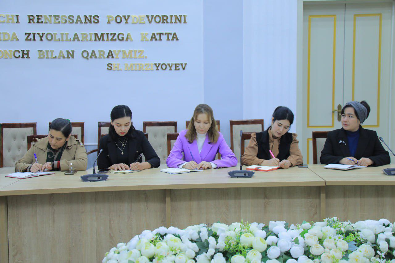 Namangan davlat pedagogika instituti rahbar va xodimlari hamda professor-oʻqituvchilari "Siyosiy-ma’rifat soati"da ishtirok etdi.