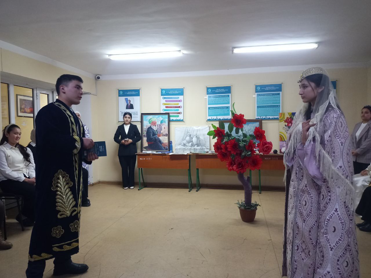 "Guli" Monologi Va Navoiy G‘azallari Talabalar Ijrosida Namoyish Etildi