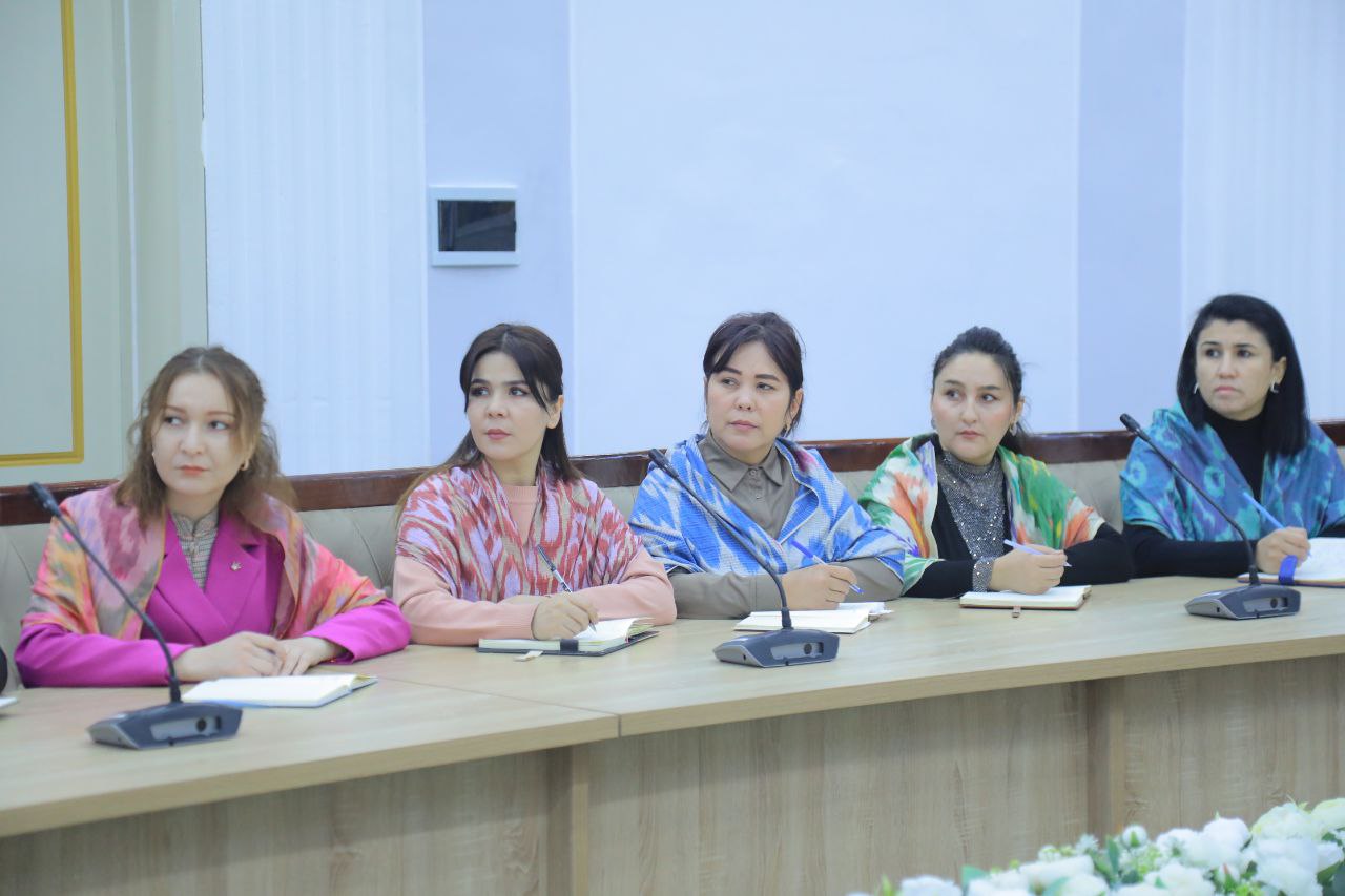 Namangan davlat pedagogika instituti rahbar va xodimlari hamda professor-oʻqituvchilari "Siyosiy-ma’rifat soati"da ishtirok etdi.