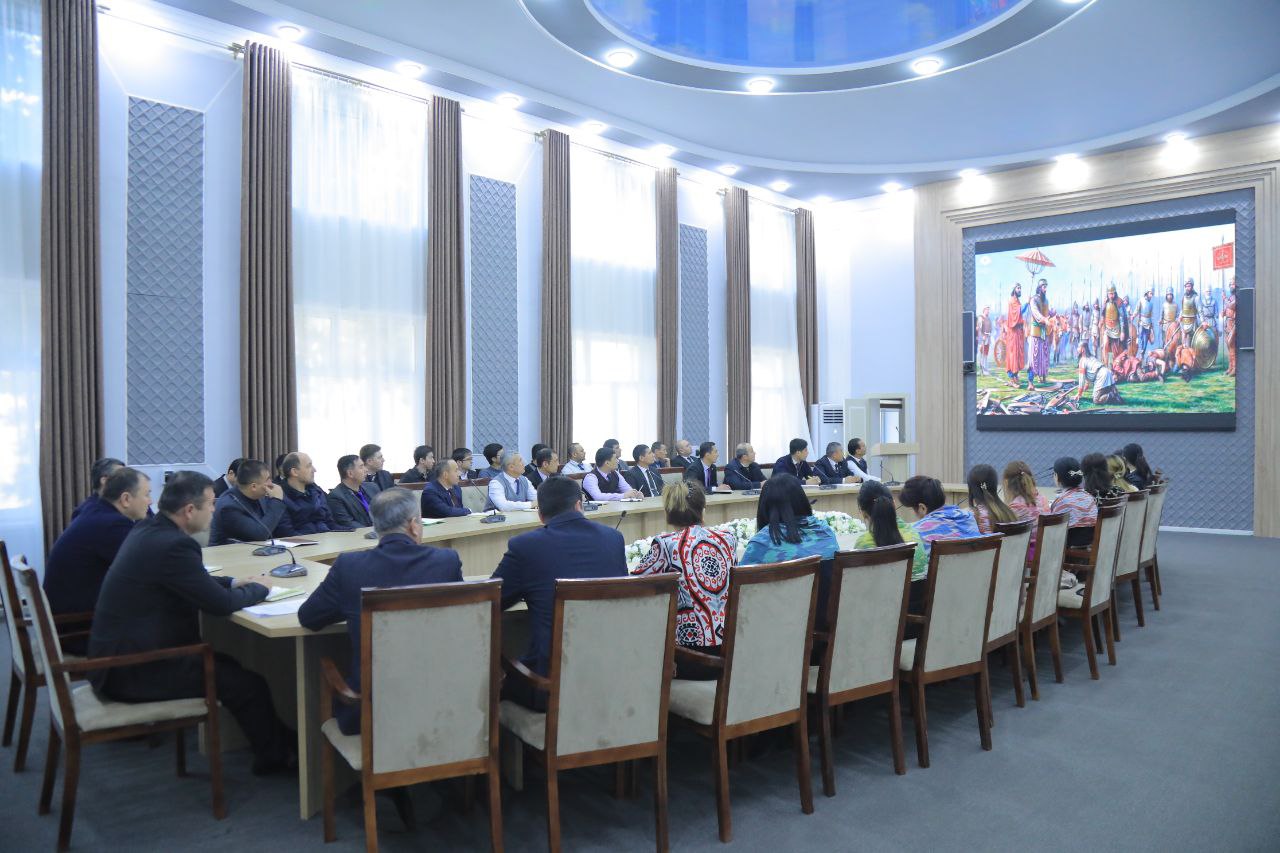 Namangan davlat pedagogika instituti rahbar va xodimlari hamda professor-oʻqituvchilari "Siyosiy-ma’rifat soati"da ishtirok etdi.