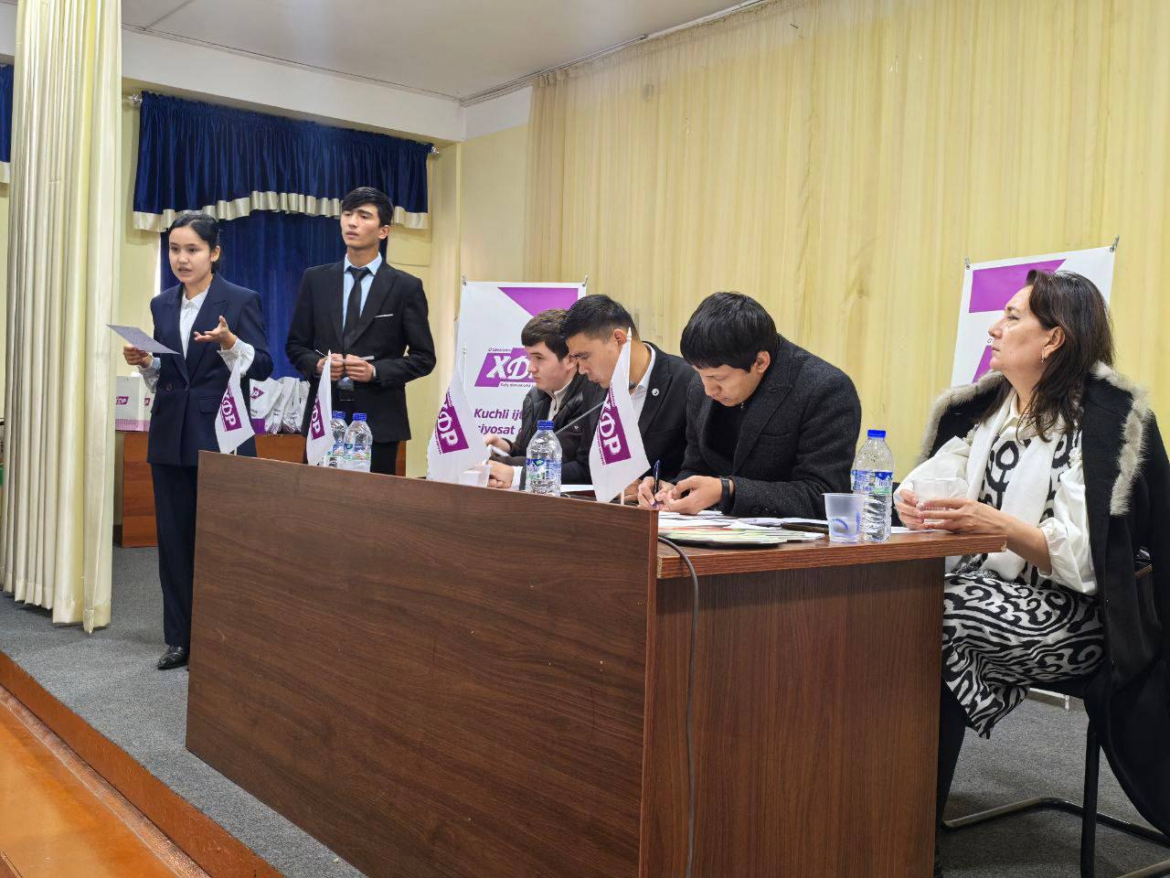 “Ibrat izdoshlari” jamoasi – intellektual turnir chempionlari!