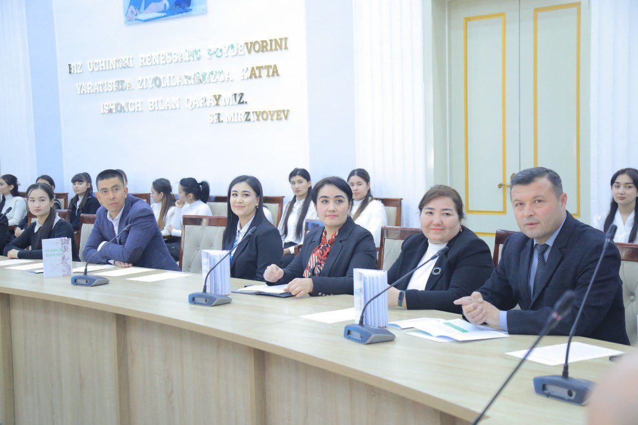 “Yoshlik bahori“ talabalar bayozining taqdimoti bo'lib o'tdi.