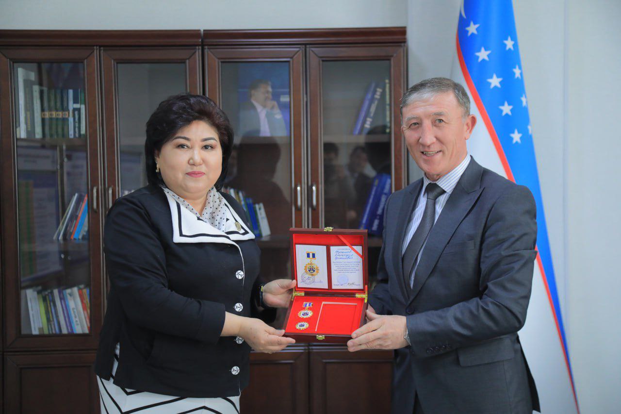 "Eng yaxshi xizmatlari uchun"