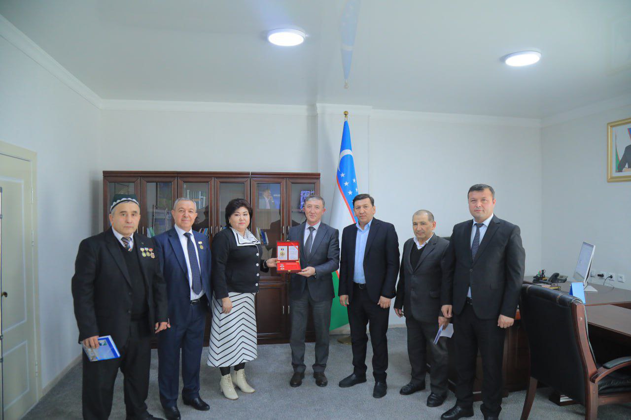 "Eng yaxshi xizmatlari uchun"