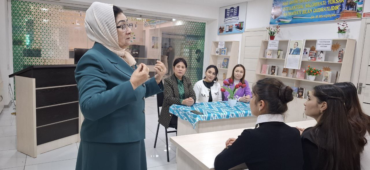 "Ma'rifatli ayol — jamiyat tarbiyachisi"  mavzusida davra suhbati oʻtkazildi