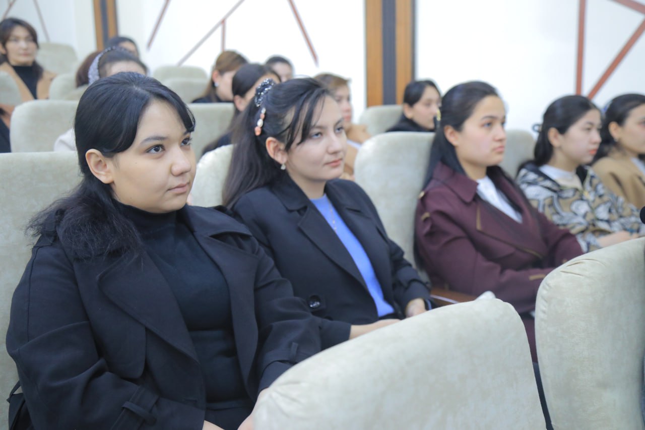 “Yangi sivilizatsiya xotin-qizlarining yangicha tafakkuri” mavzusidagi ma’ruzasi o‘tkazildi.