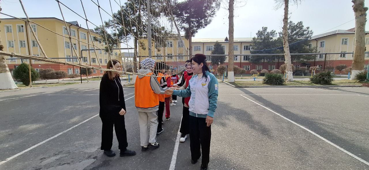 Talabalar turar joyida voleybol musobaqasi