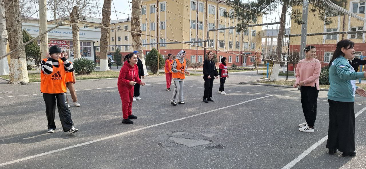 Talabalar turar joyida voleybol musobaqasi