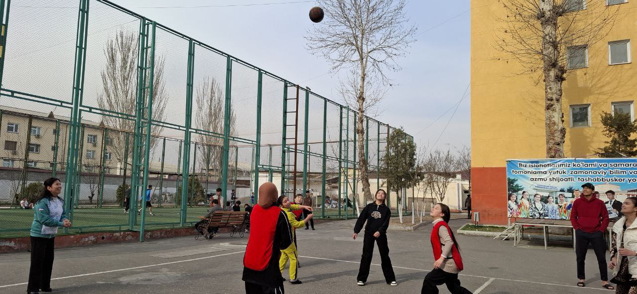 Talabalar turar joyida voleybol musobaqasi