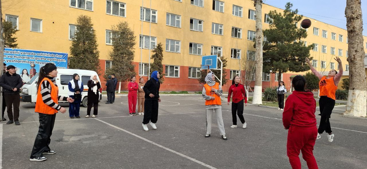 Talabalar turar joyida voleybol musobaqasi