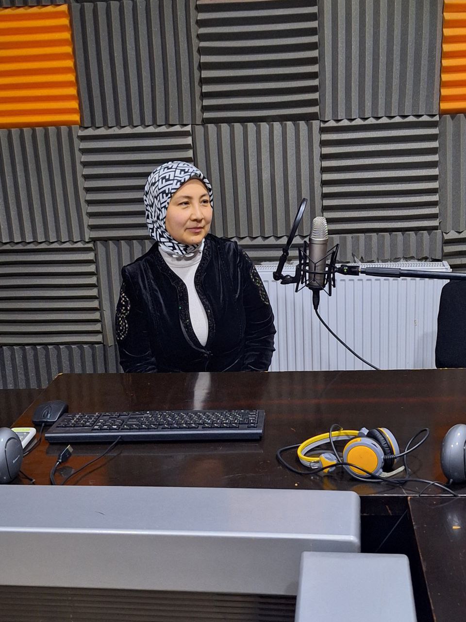 "Oila — ma'naviyat ko'zgusi" mavzusida jonli efirda suhbat olib borildi