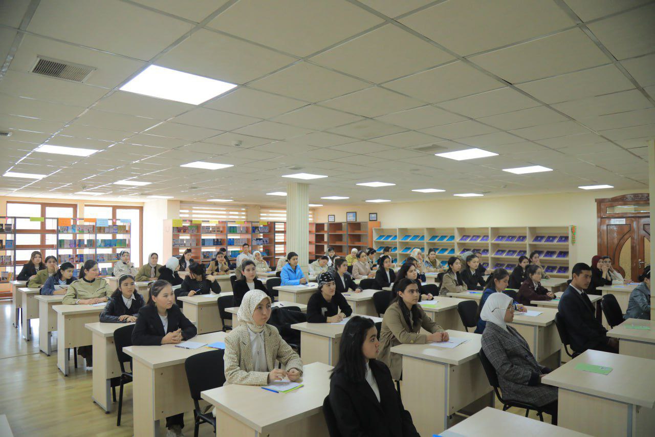NamDPIda “Mahmudxo‘ja Behbudiy saboqlari” mavzusidagi insholar tanlovining institut bosqichi o'tkazildi