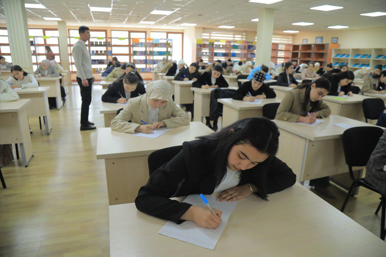 NamDPIda “Mahmudxo‘ja Behbudiy saboqlari” mavzusidagi insholar tanlovining institut bosqichi o'tkazildi