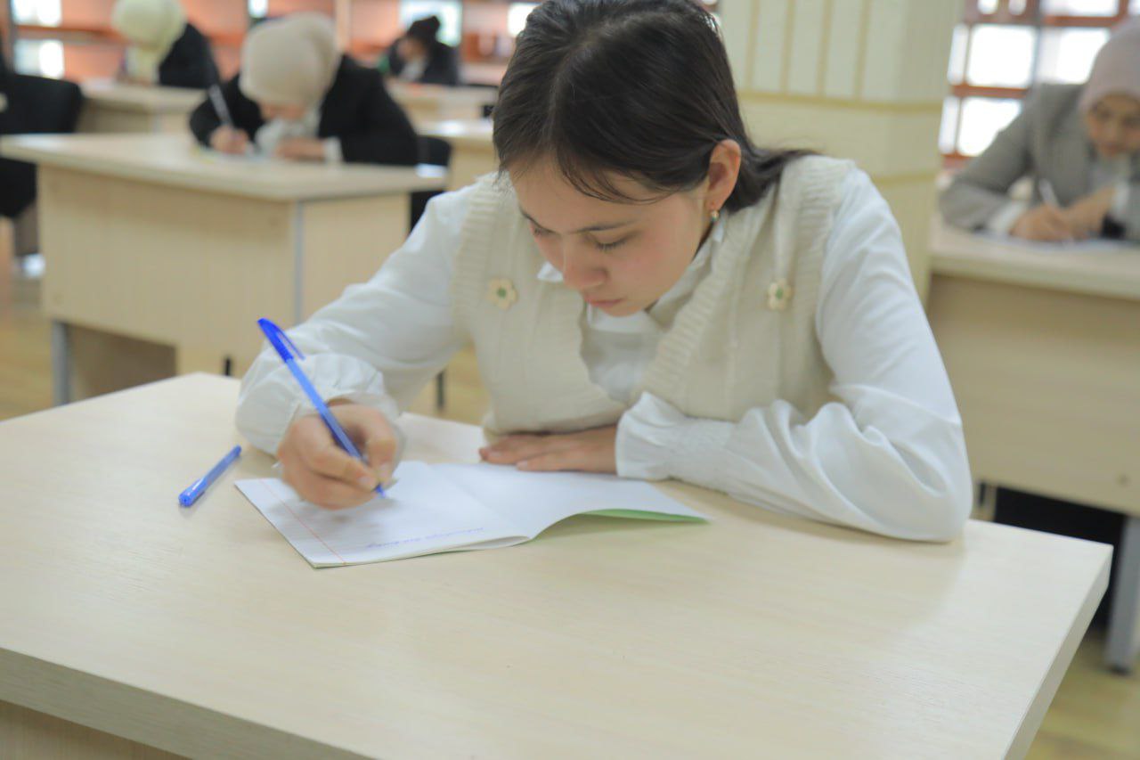 NamDPIda “Mahmudxo‘ja Behbudiy saboqlari” mavzusidagi insholar tanlovining institut bosqichi o'tkazildi