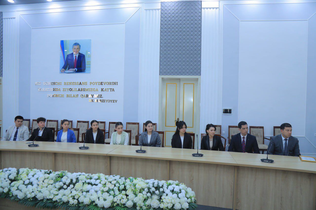 NamDPI rektori iqtidorli talablar bilan uchrashdi