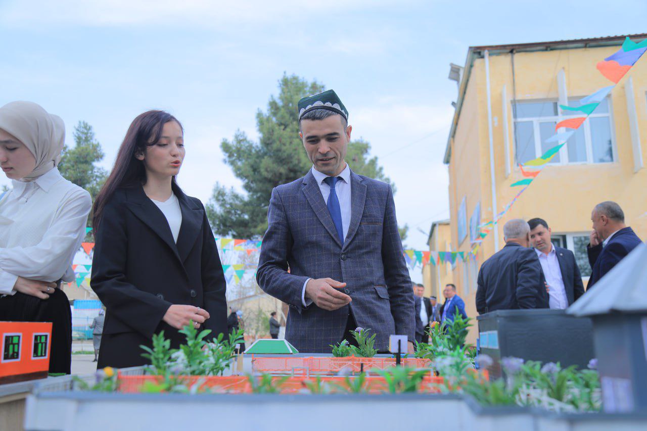 Chust tumanida joylashgan 10-maktabda tashkil etilgan oʻquv metodik markazi ochilishi marosimi