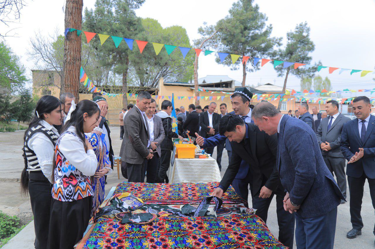 Chust tumanida joylashgan 10-maktabda tashkil etilgan oʻquv metodik markazi ochilishi marosimi