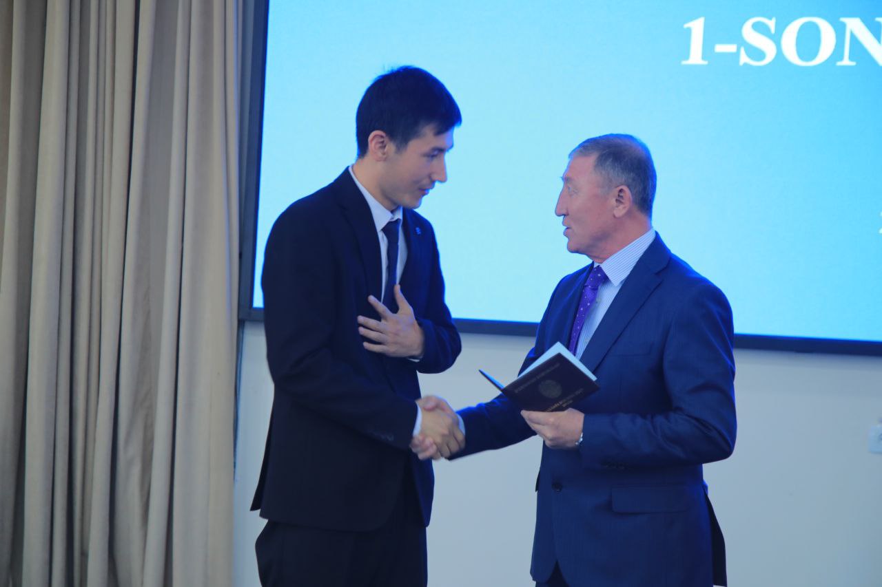 Ayni damda Namangan davlat pedagogika institutida 2025/2026-o‘quv yilining 1-sonli kengaytirilgan yigʻilish boʻlib oʻtmoqda.