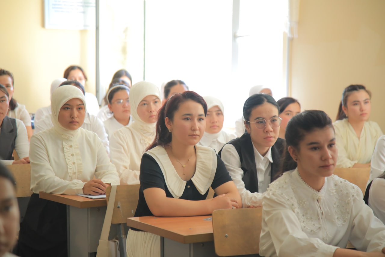 Pedagogika fakulteti Boshlang'ich ta'lim va Maktabgacha ta'lim yo'nalishi 1-bosqich talabalari bilan uchrashuv tashkil etildi.