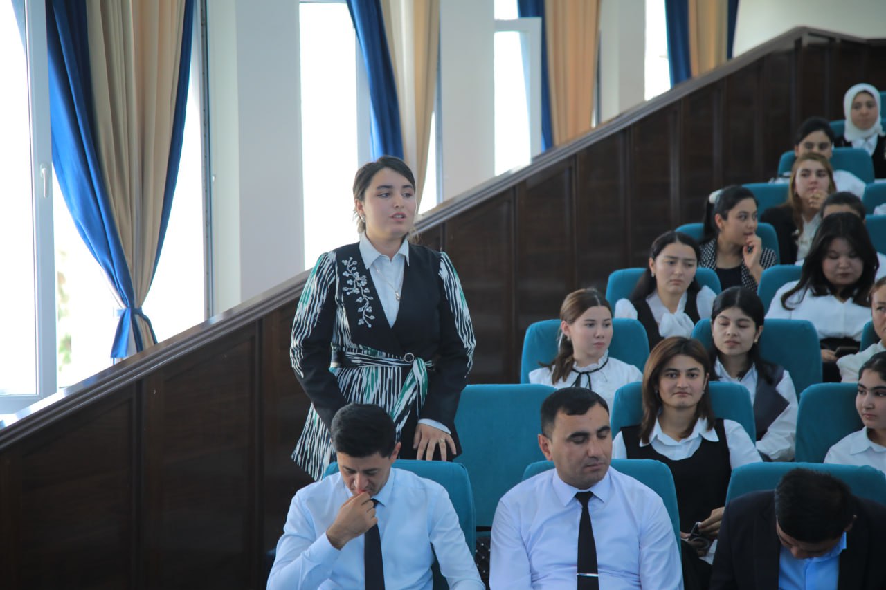 Rektor va yoshlar uchrashuvi