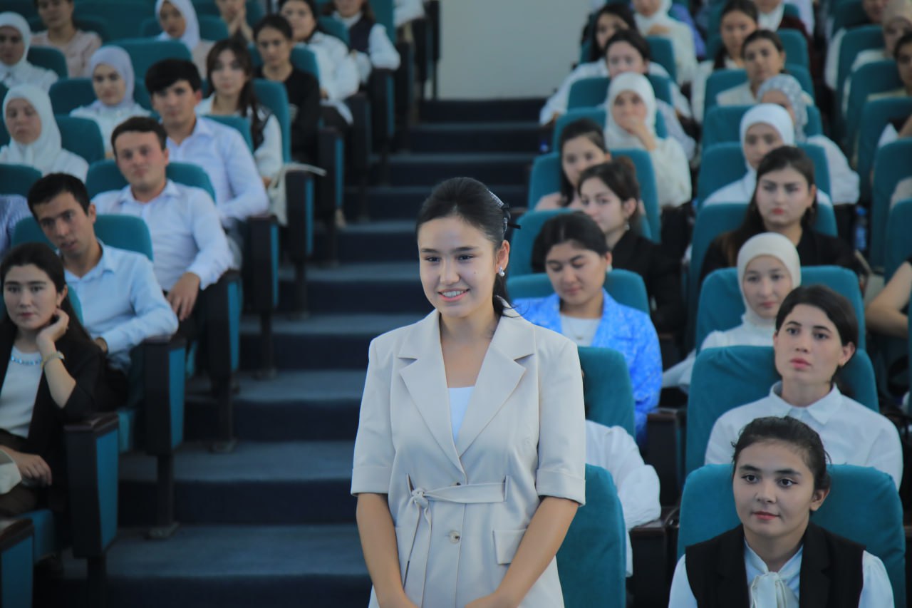 Rektor va yoshlar uchrashuvi