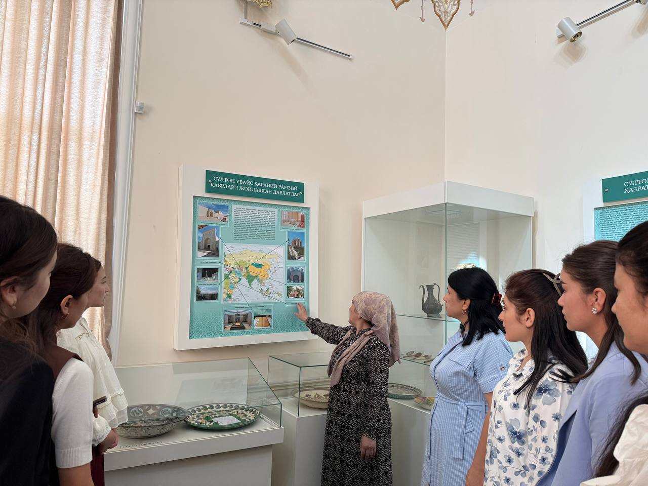 Talabalar Sulton Uvays Qaraniy ziyoratgohida