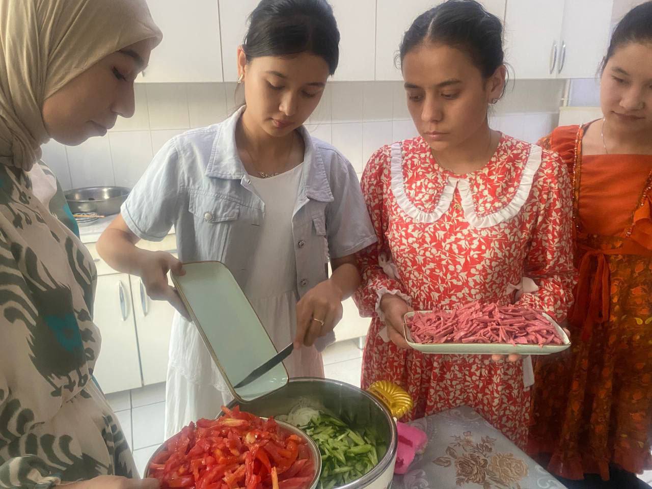 Pazanda qizlar kundaligi — mahorat va mehr