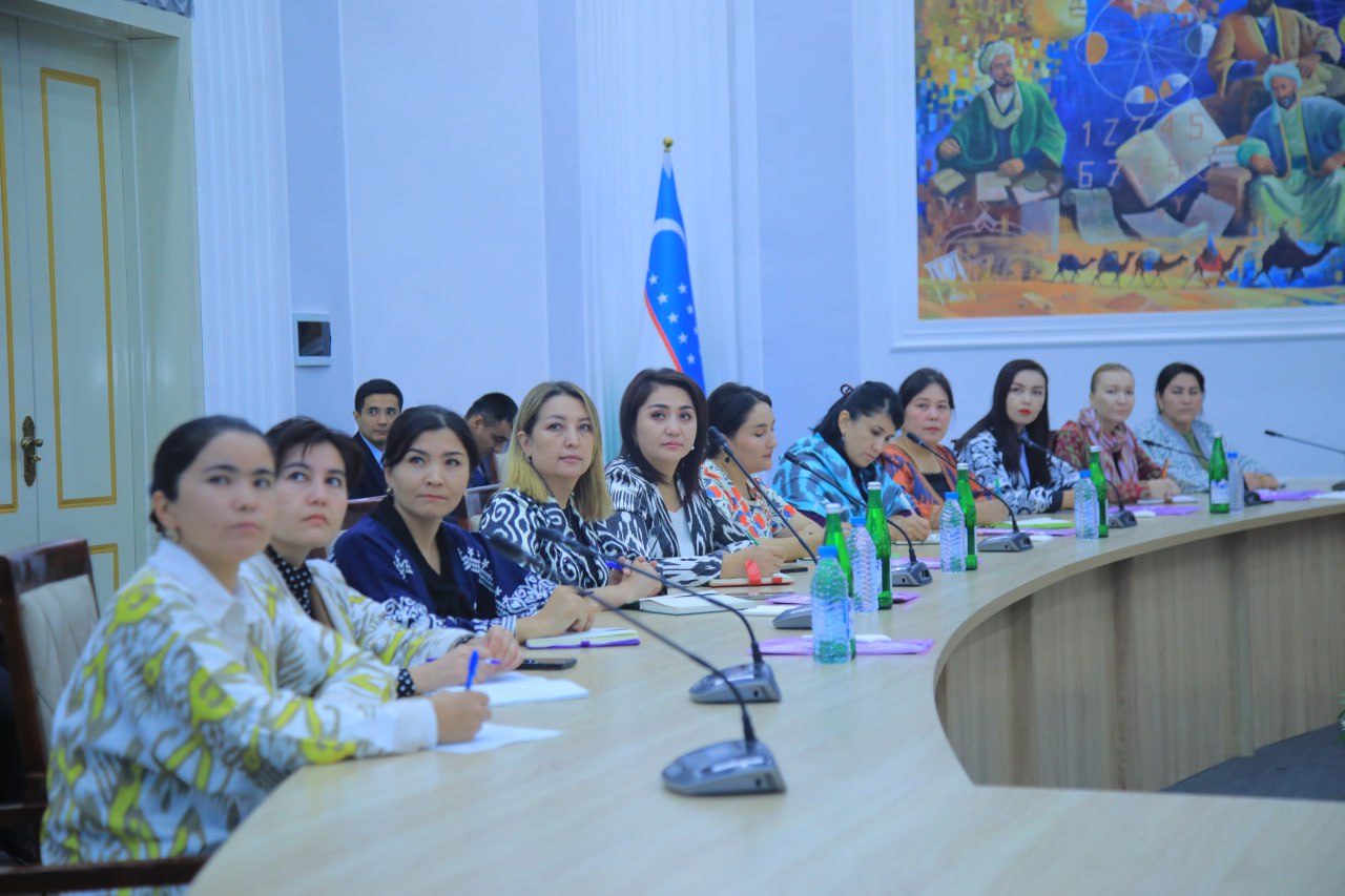 Namangan davlat pedagogika instituti rahbar va xodimlari hamda professor-oʻqituvchilari navbatdagi "Siyosiy-ma’rifat soati"da ishtirok etdi.