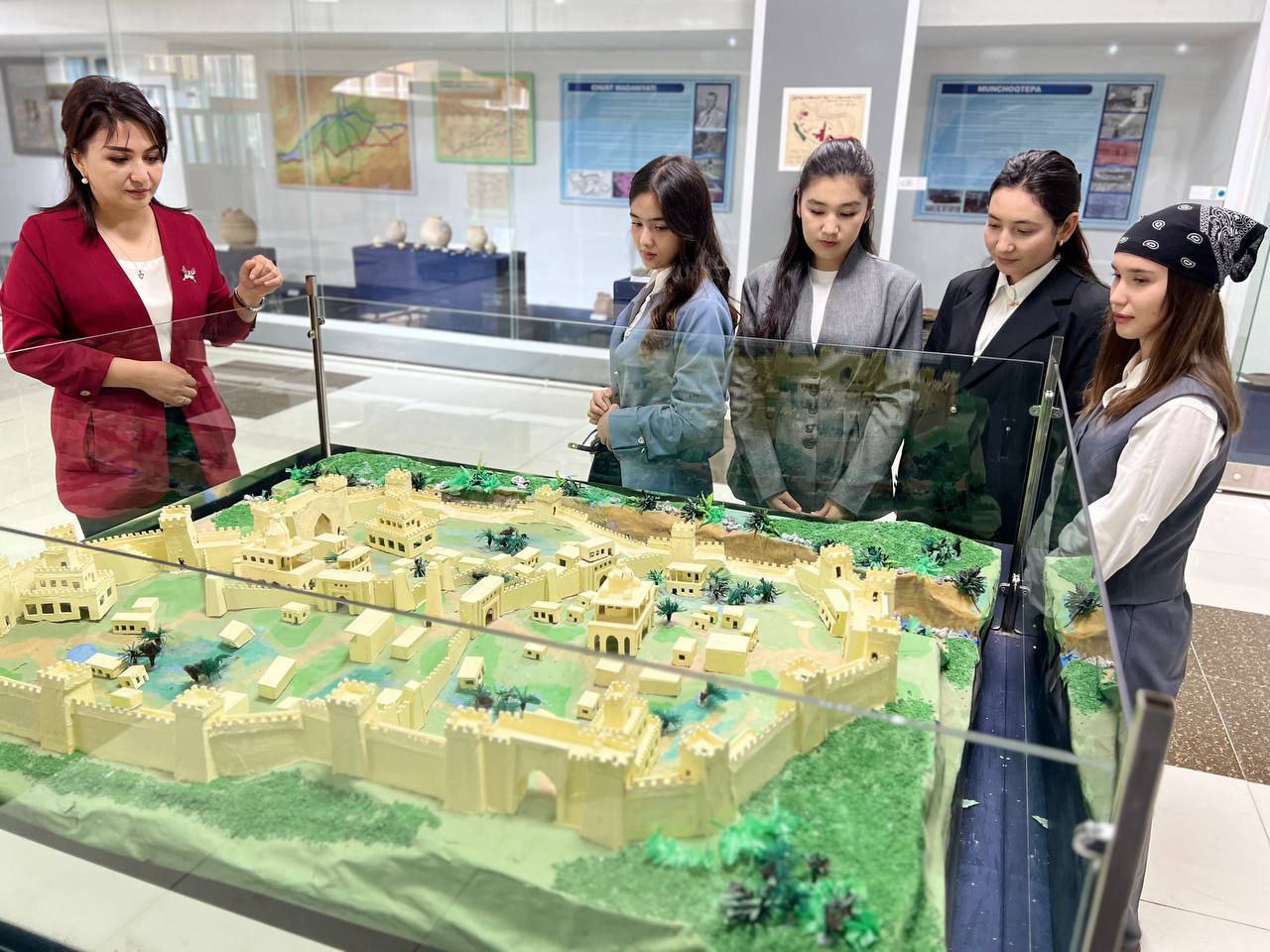 Talabalar tarix bilan yuzma-yuz