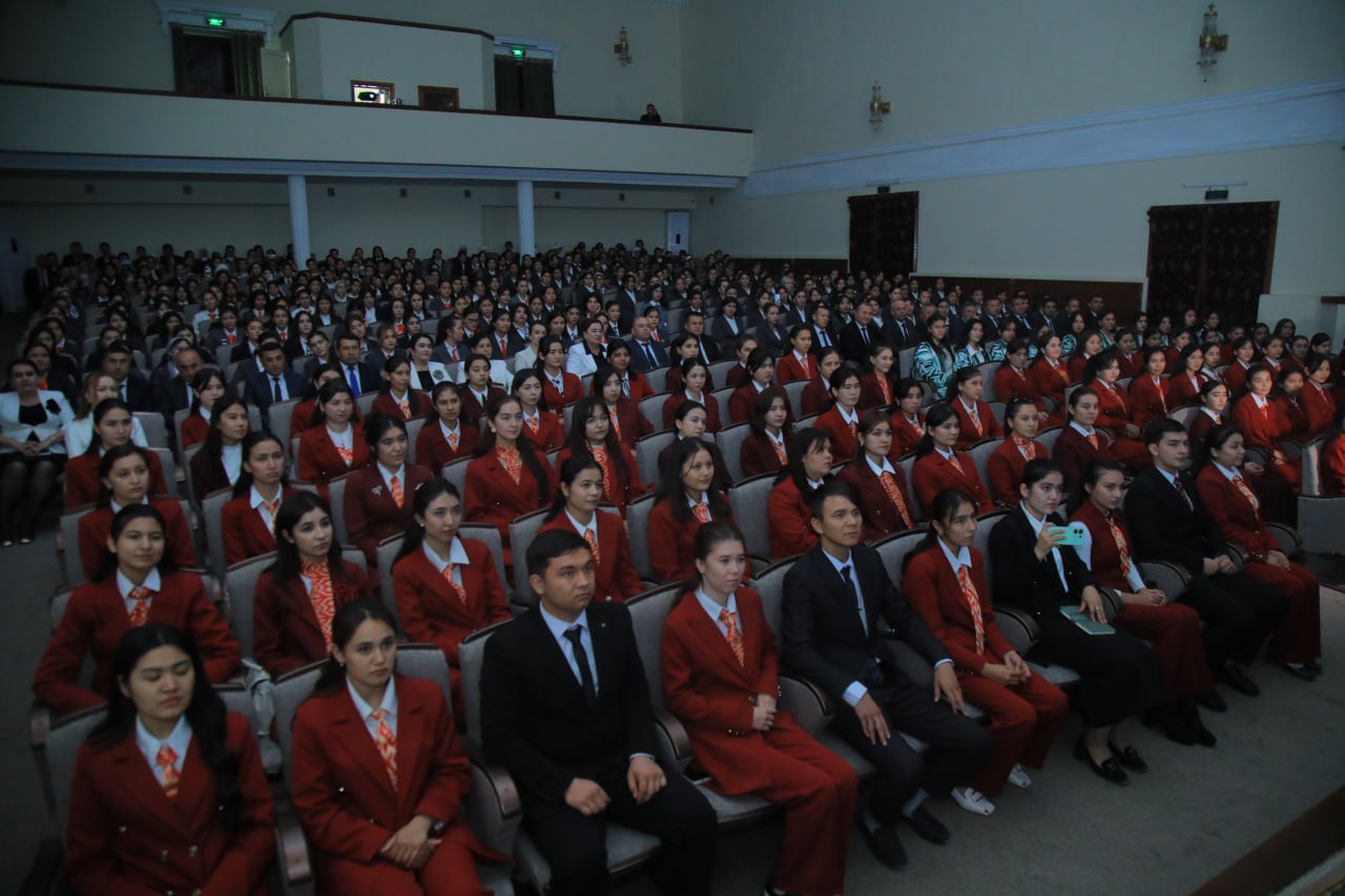 Namangan davlat pedagogika institutida "Talaba - yurt kelajagining umidi" shiori ostida talabalikka bagʻishlov bayram dasturi oʻtkazildi.