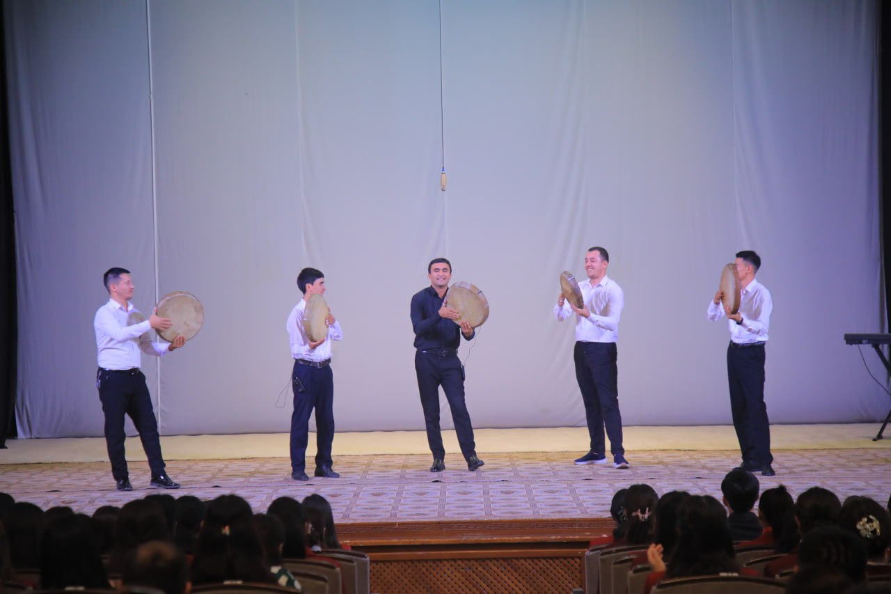 Namangan davlat pedagogika institutida "Talaba - yurt kelajagining umidi" shiori ostida talabalikka bagʻishlov bayram dasturi oʻtkazildi.