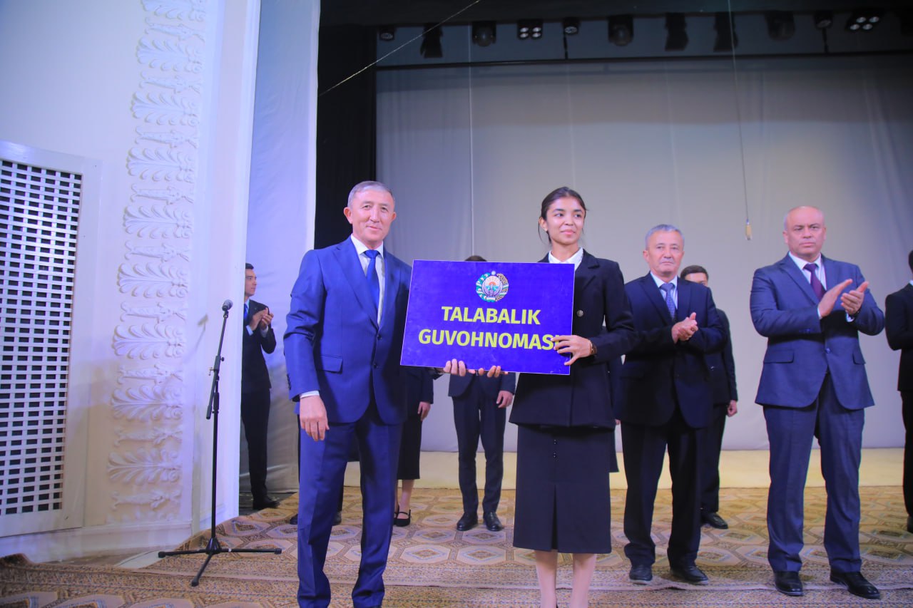 Namangan davlat pedagogika institutida "Talaba - yurt kelajagining umidi" shiori ostida talabalikka bagʻishlov bayram dasturi oʻtkazildi.