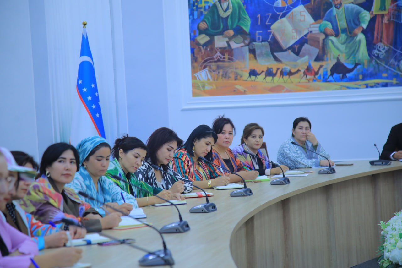 Namangan davlat pedagogika instituti rahbar va xodimlari hamda professor-oʻqituvchilari navbatdagi "Siyosiy-ma’rifat soati"da ishtirok etdi.