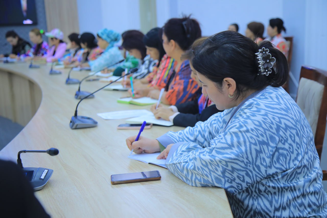 Namangan davlat pedagogika instituti rahbar va xodimlari hamda professor-oʻqituvchilari navbatdagi "Siyosiy-ma’rifat soati"da ishtirok etdi.