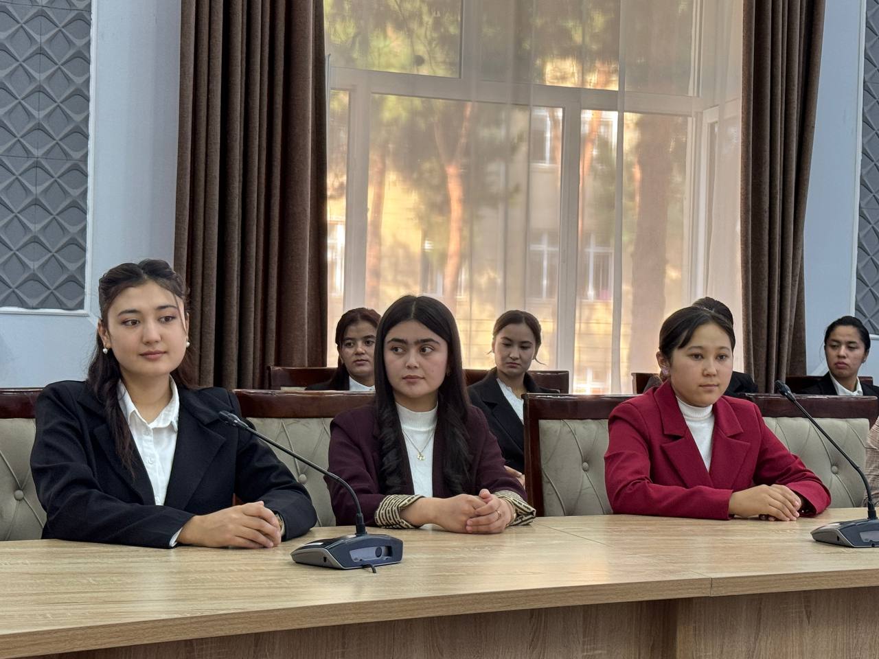 Namangan davlat pedagogika institutida "Deputat va yoshlar" uchrashuvi o'tkazildi