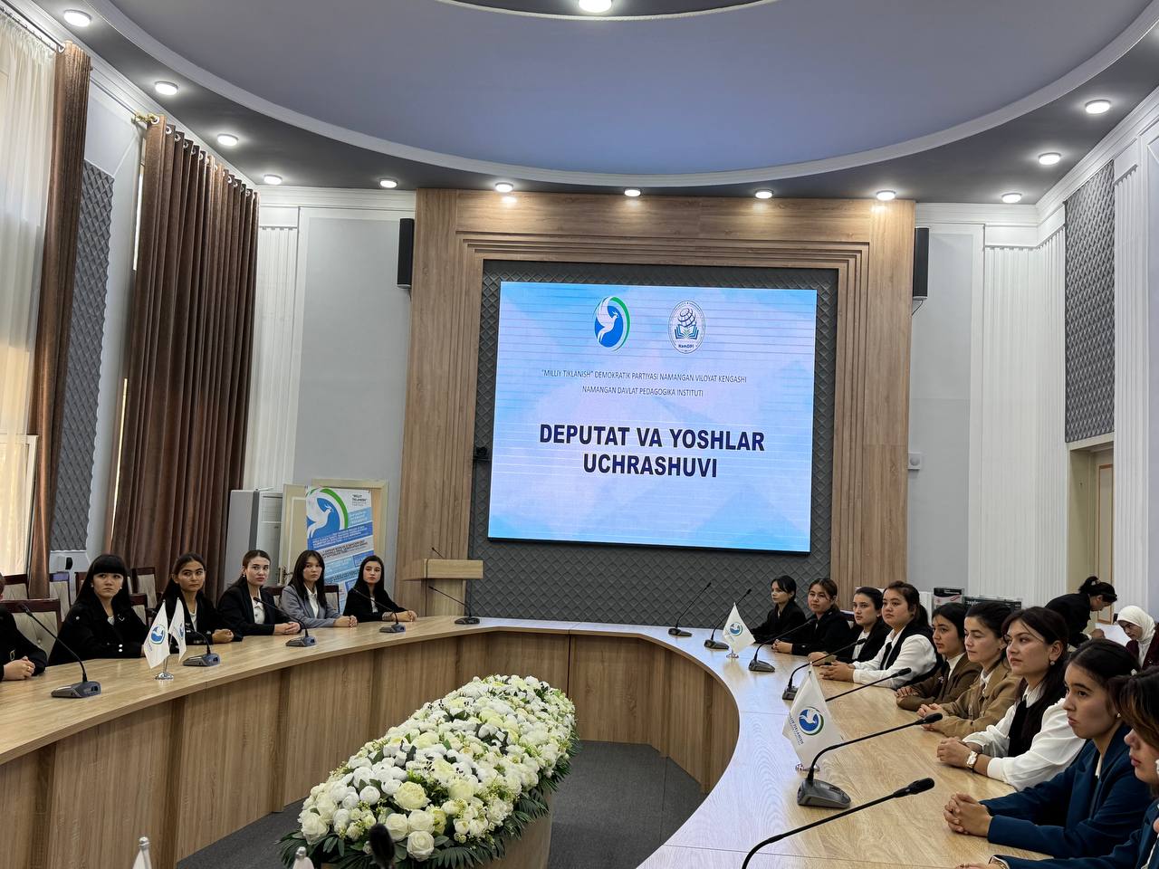 Namangan davlat pedagogika institutida "Deputat va yoshlar" uchrashuvi o'tkazildi
