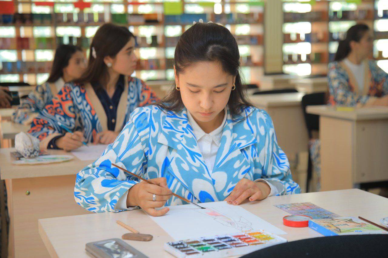 Namangan davlat pedagogika instituti talabalari o’rtasida “Milliy naqshlar dizayni” nomli rasmlar tanlovi o‘tkazildi.