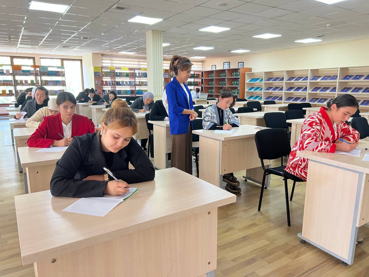 Namangan davlat pedagogika instituti talabalari o’rtasida nutqiy qobiliyatni rivojlantirish, shaxsiy fikr, erkin tuzilmalarni ifodalash, tahliliy va hissiy uslubni aniqlash maqsadida esselar tanlovi oʼtkazildi.