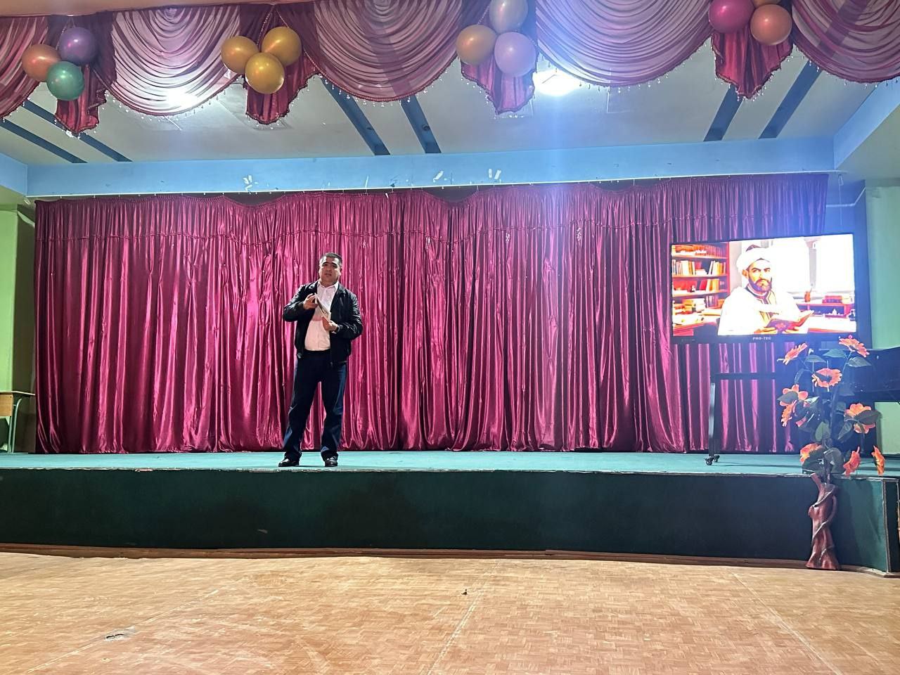 Namangan davlat pedagogika instituti akademik litseyida "Kelajak soati" darsi o'tkazildi