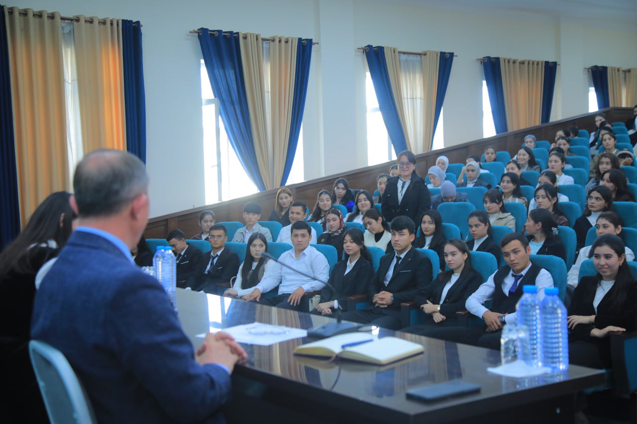 REKTOR VA YOSHLAR UCHRASHUVI