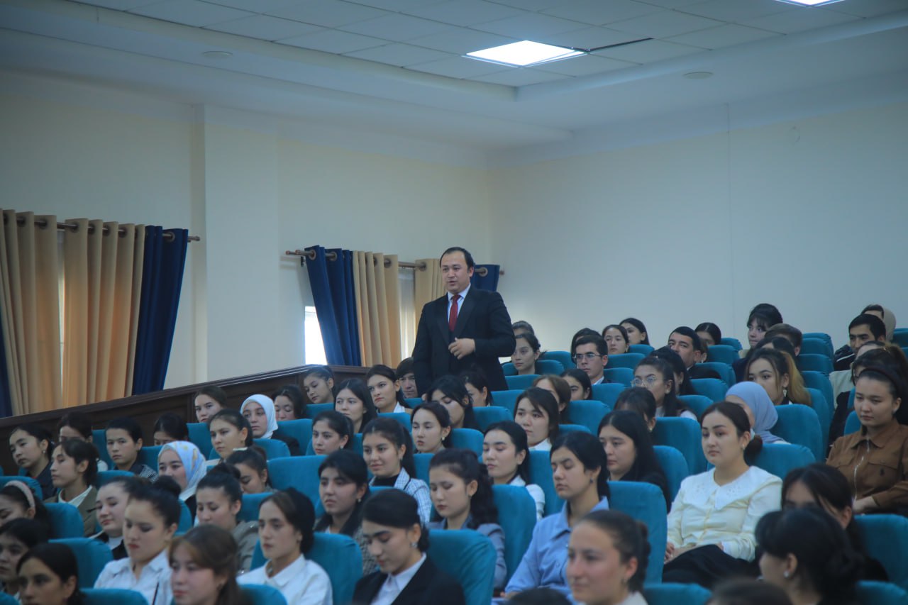 REKTOR VA YOSHLAR UCHRASHUVI