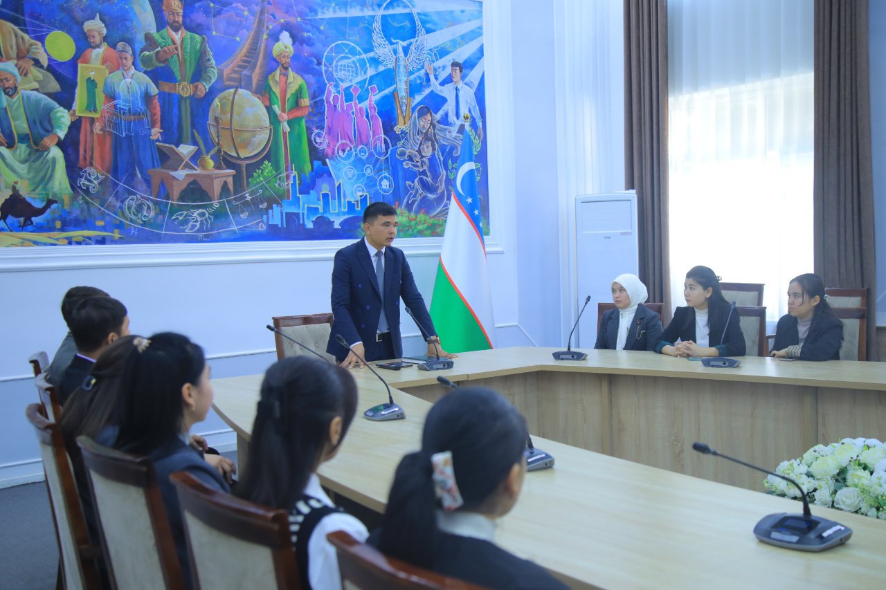 “Tarix va tarbiya” mavzusida ma’ruza o'tkazildi