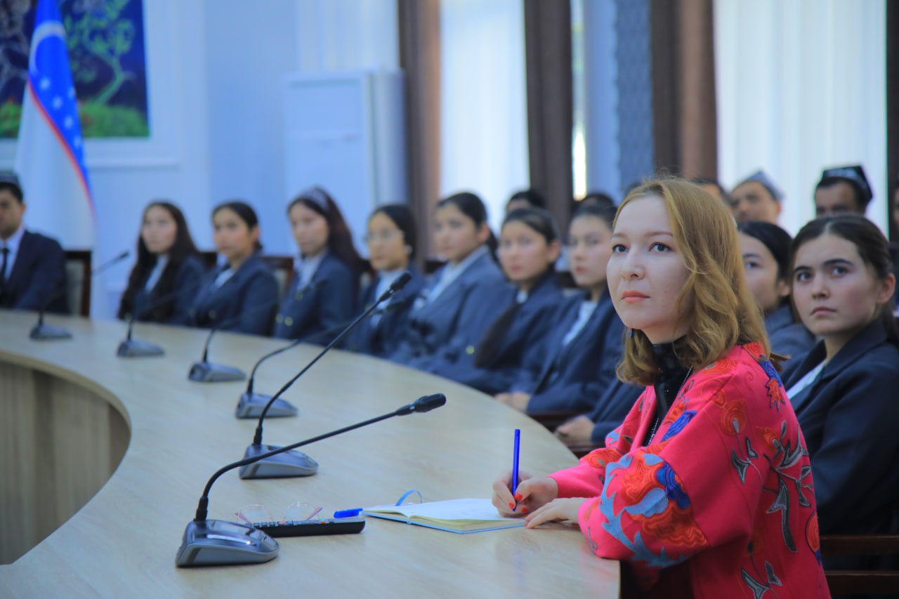 NamDPI rahbar va xodimlari hamda professor-oʻqituvchilari navbatdagi "Siyosiy-ma’rifat soati"da ishtirok etdi.