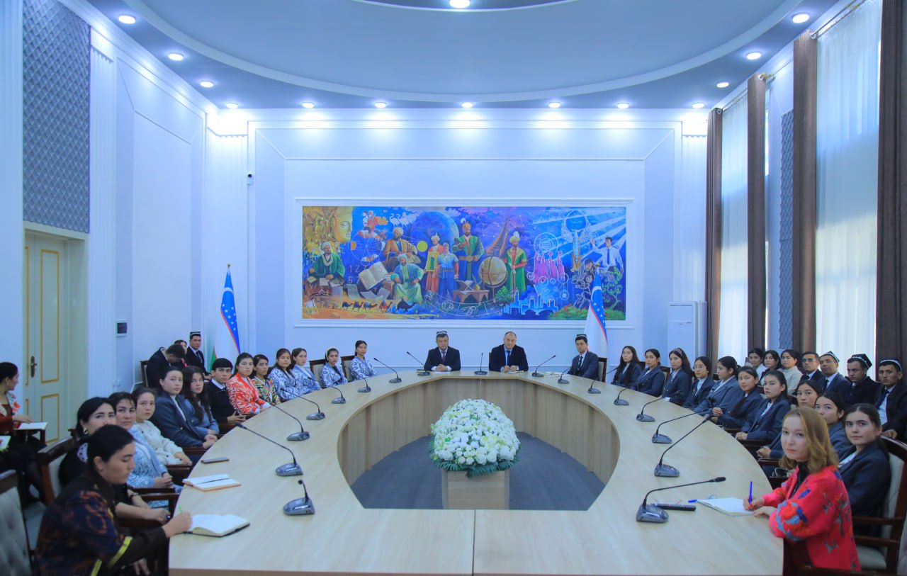 NamDPI rahbar va xodimlari hamda professor-oʻqituvchilari navbatdagi "Siyosiy-ma’rifat soati"da ishtirok etdi.