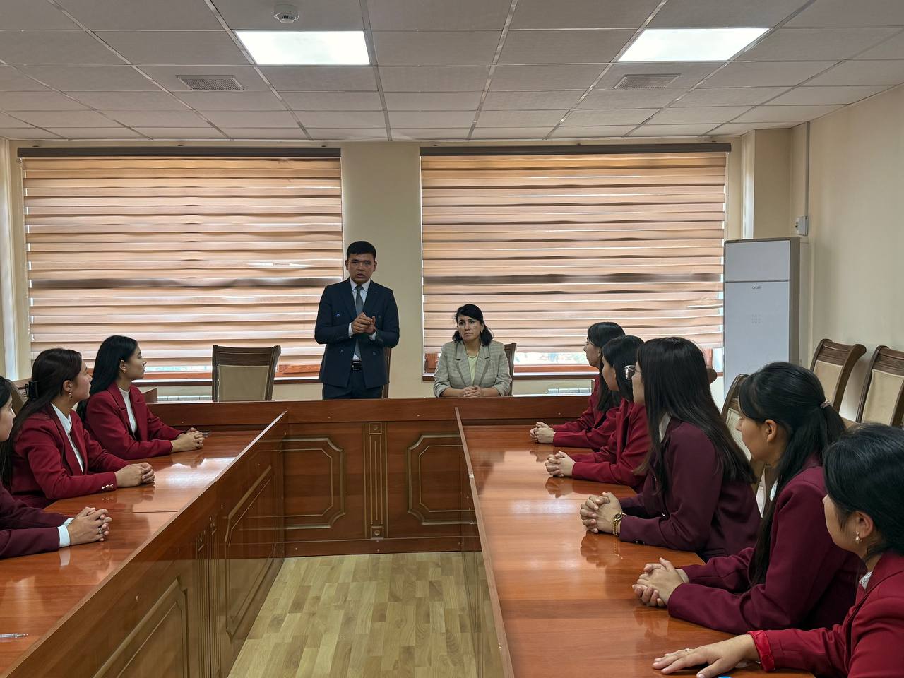 Namangan davlat pedagogika instituti Ijtimoiy fanlar fakulteti 1- bosqich O’zbek tili va adabiyoti yo'nalishi talabalari bilan ilmiy seminar tashkil etildi