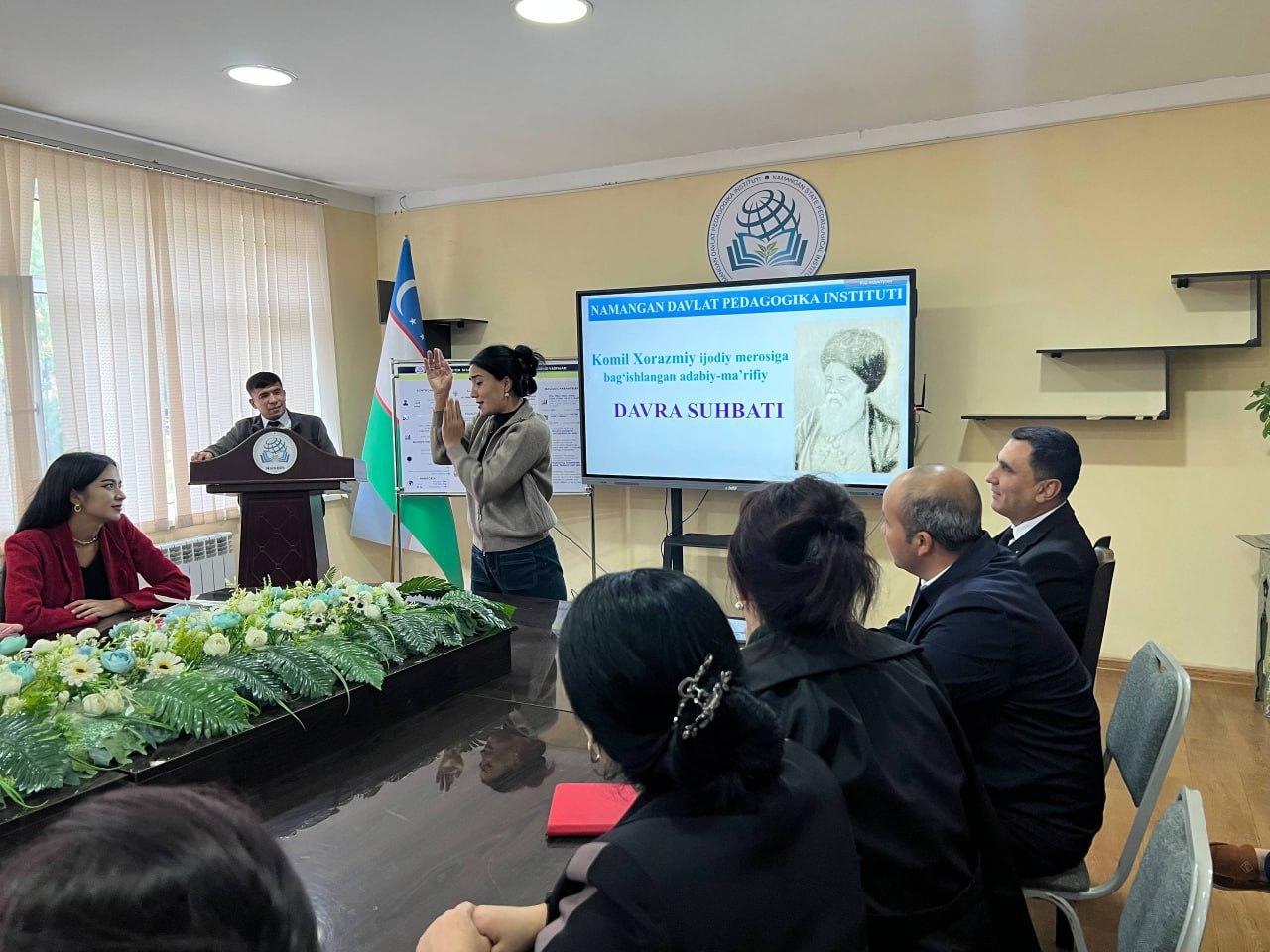 Namangan davlat pedagogika institutida Komil Xorazmiy ijodiy merosiga bagʻishlangan adabiy-maʼrifiy davra suhbati o'tkazildi.