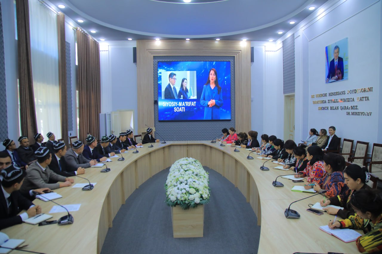 Namangan davlat pedagogika instituti rahbar va xodimlari hamda professor-oʻqituvchilari navbatdagi "Siyosiy-ma’rifat soati"da ishtirok etdi.