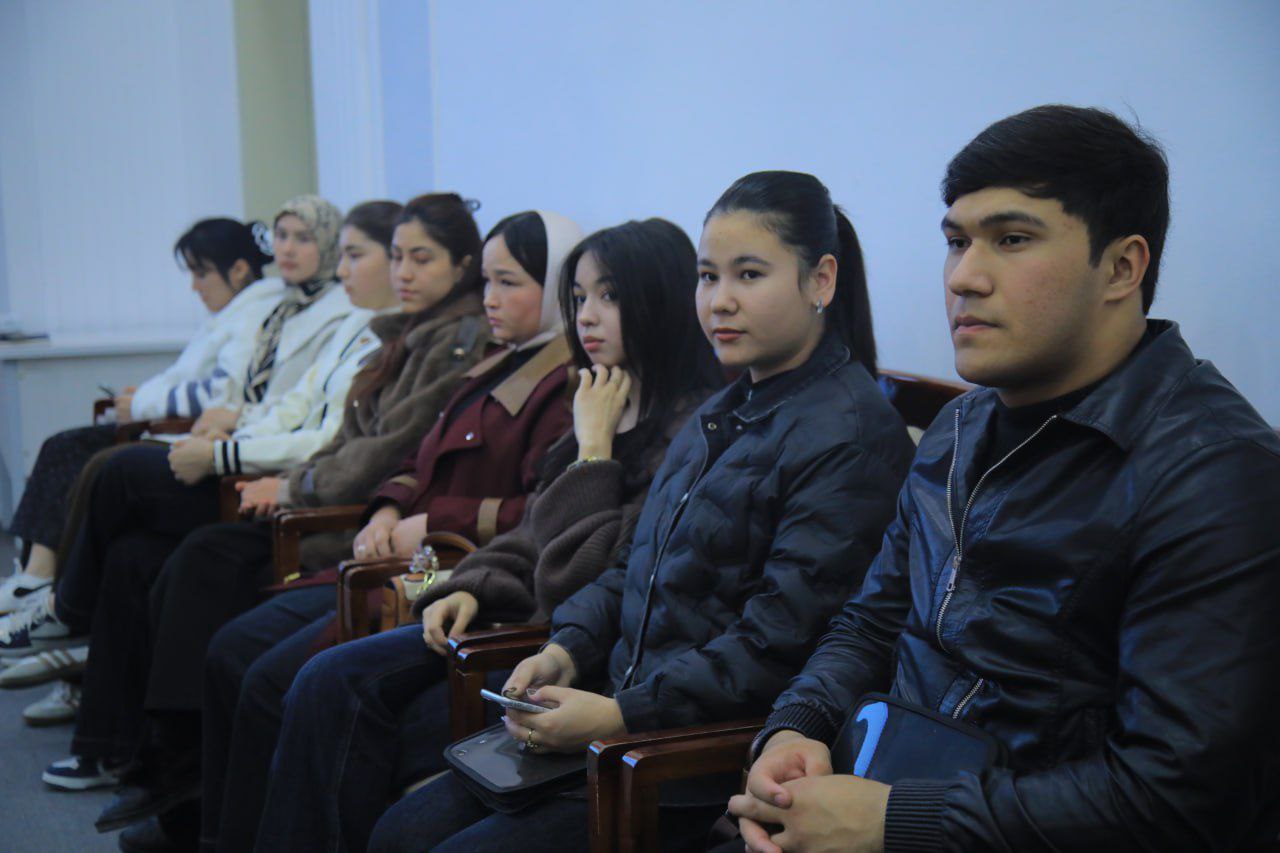 “Sun’iy intellekt va uning ta’limdagi imkoniyatlari” mavzusida o‘quv seminar tashkil etildi