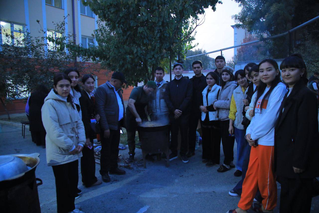 “Gulxan yorug‘ida boshlangan do‘stlik kechasi”